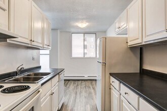 Riverside Towers in Edmonton, AB - Building Photo - Interior Photo