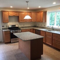 87 Pine St in Dedham, MA - Building Photo