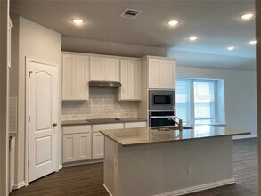 655 Windbrook Dr in Andice, TX - Building Photo - Building Photo