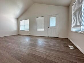 327 N 270 W in Tremonton, UT - Building Photo - Building Photo