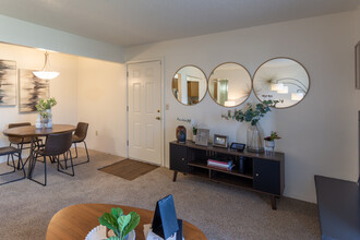 Council Place Apartments in Oklahoma City, OK - Building Photo - Interior Photo