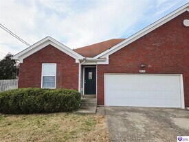 171 Red Hawk Dr in Vine Grove, KY - Building Photo