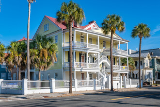 210-212 Calhoun St in Charleston, SC - Building Photo - Building Photo