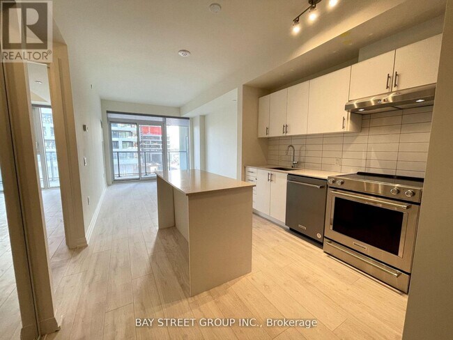 9000 Jane St in Vaughan, ON - Building Photo - Building Photo