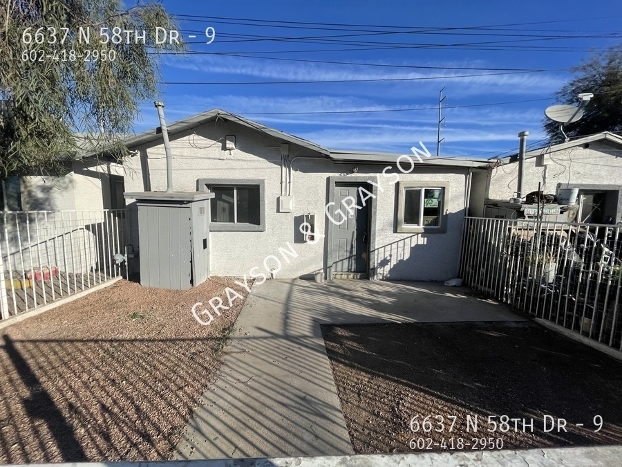 6637 N 58th Dr in Glendale, AZ - Foto de edificio