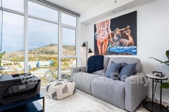 1151 Sunset Dr in Kelowna, BC - Building Photo - Building Photo