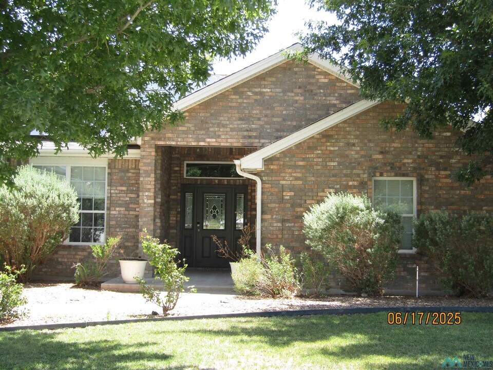 1405 Lincoln Dr in Artesia, NM - Building Photo