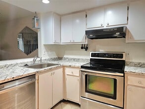 1460 NW 80th Ave in Margate, FL - Building Photo - Building Photo