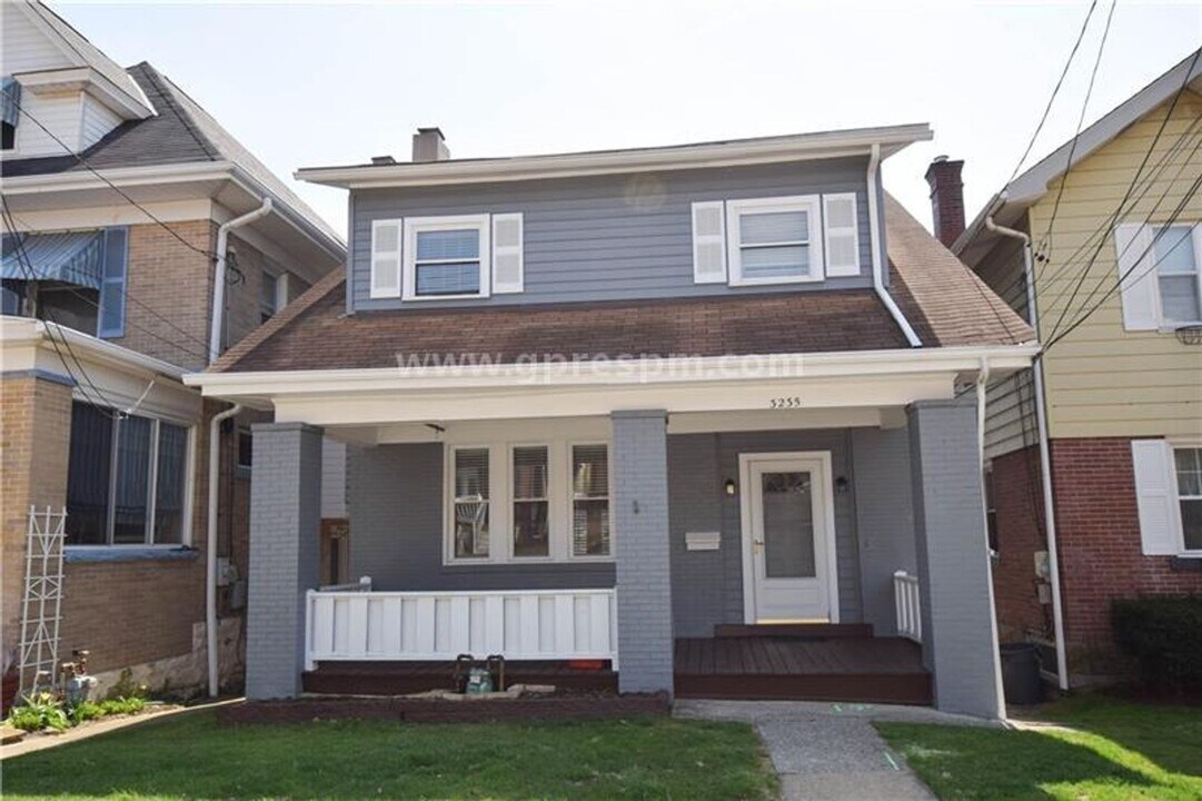 3235 Gaylord Ave in Pittsburgh, PA - Building Photo