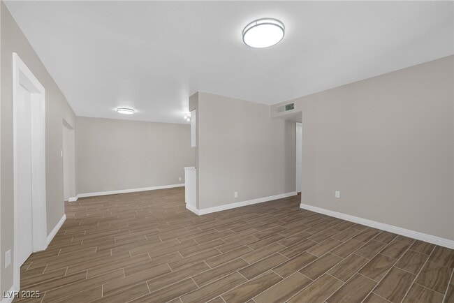 416 Rossmoyne Ave in North Las Vegas, NV - Building Photo - Building Photo