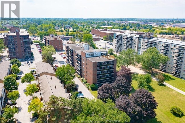 property at 3900 Wyandotte St E