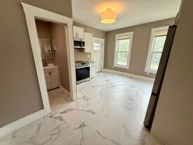 12 Stark St, Unit 12 - 1 in Nashua, NH - Building Photo