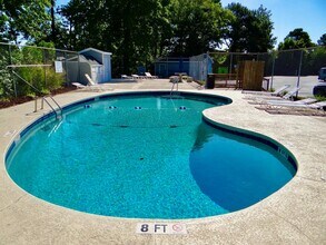 1356 Glenns Bay Rd in Surfside Beach, SC - Building Photo - Building Photo