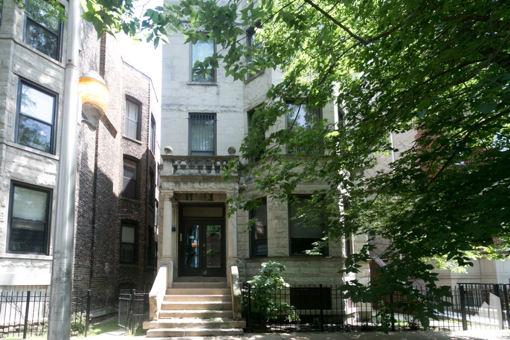 3521 N Wilton Ave, Unit 3R in Chicago, IL - Foto de edificio