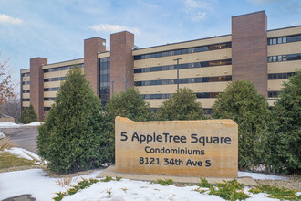 Appletree Condominiums in Bloomington, MN - Foto de edificio - Building Photo