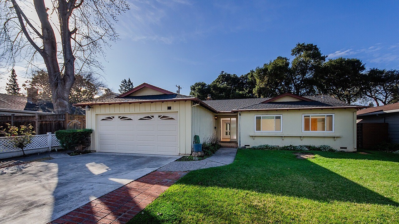 1971 Byers Dr in Menlo Park, CA - Building Photo