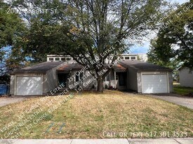 2001 Barritt St in Lansing, MI - Building Photo