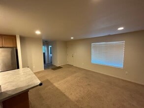 750 SE Davis St in McMinnville, OR - Building Photo - Building Photo