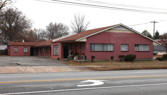 817 Summit Ave in Greensboro, NC - Building Photo - Building Photo