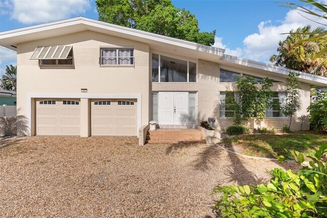 7887 9th Ave S in St. Petersburg, FL - Building Photo - Building Photo