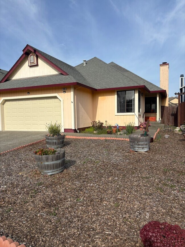 2153 Rachel Dr in Santa Rosa, CA - Building Photo - Building Photo