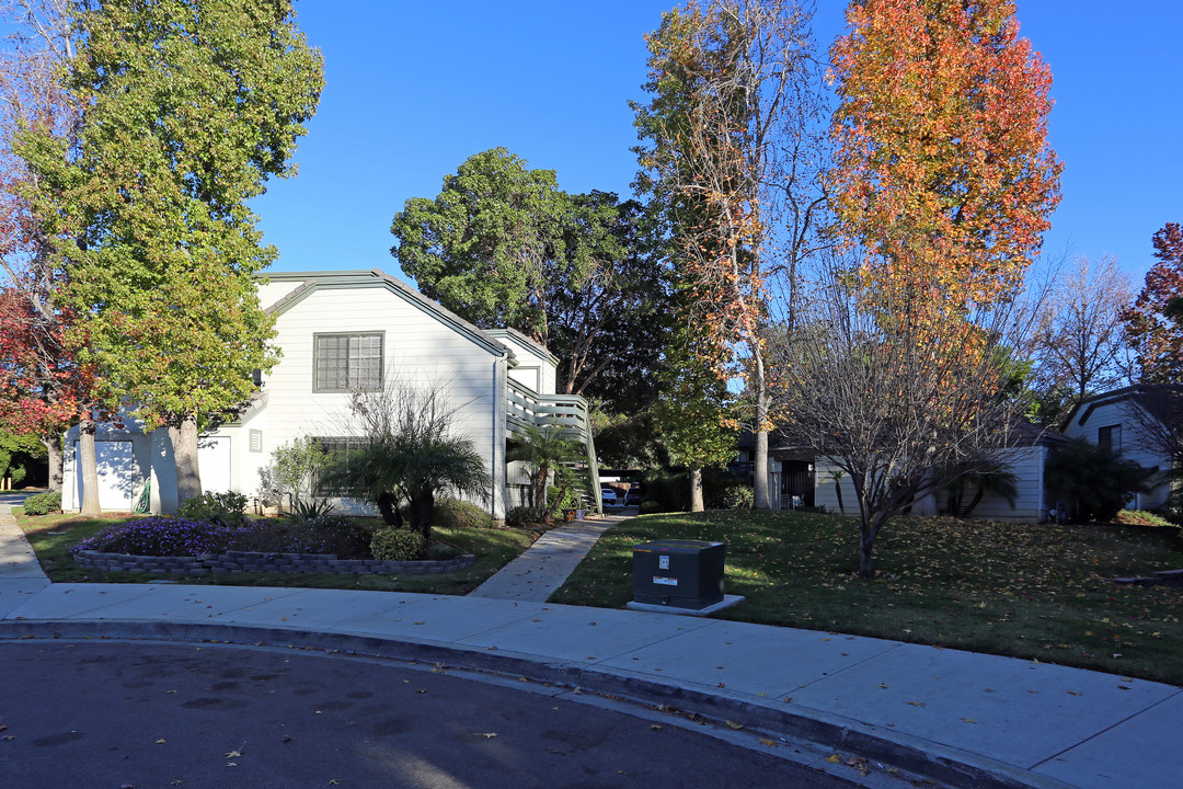 Maple Street Villas in Escondido, CA - Building Photo