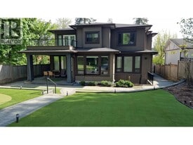 5865 Gilpin St, Unit B2 in Burnaby, BC - Building Photo