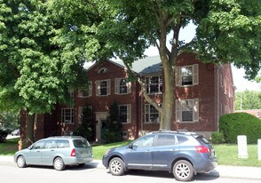 93 Mallory Cres in Toronto, ON - Building Photo