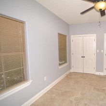 413 Chavanne St in Lake Charles, LA - Foto de edificio - Building Photo