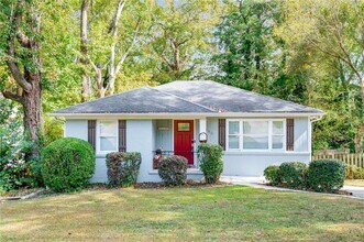 2046 Settle Cir SE in Atlanta, GA - Building Photo - Building Photo