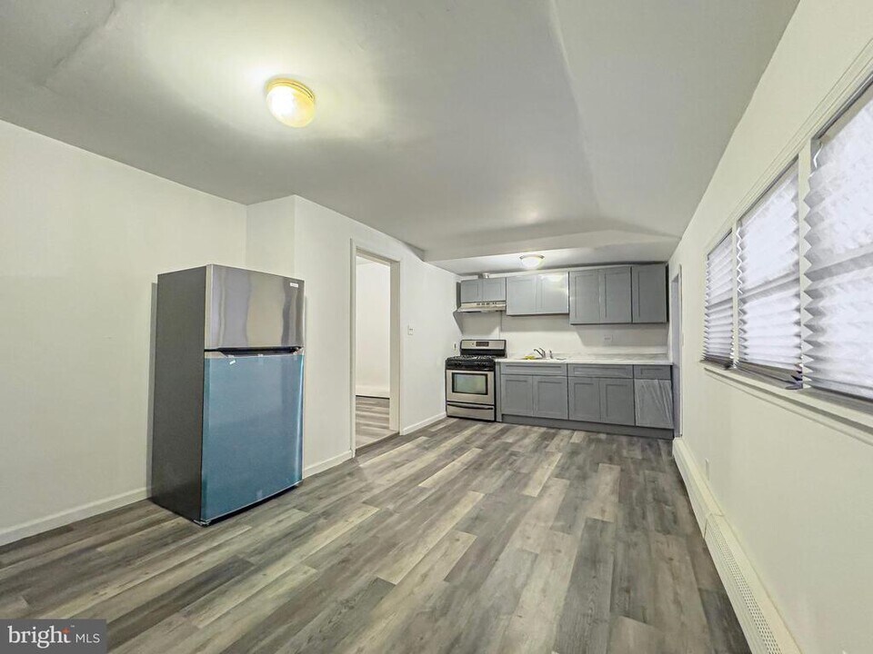 38 Broadway in Laurel Springs, NJ - Building Photo