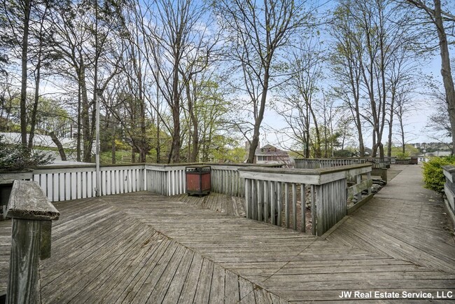 100 Chestnut Ave, Unit 3