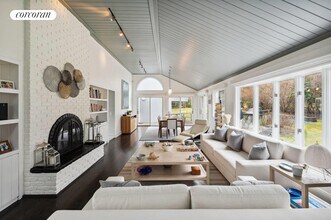 76 Sunset Beach Rd in Sag Harbor, NY - Building Photo - Building Photo