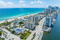 Stratford Towers in Hollywood, FL - Foto de edificio - Building Photo