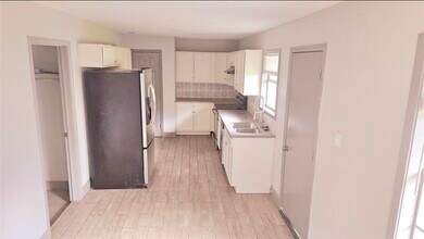 3308 Sophie Ann Dr in Pasadena, TX - Building Photo - Building Photo