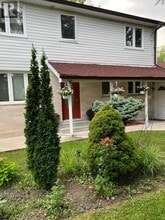 2451 Loanne Dr in Mississauga, ON - Building Photo - Building Photo