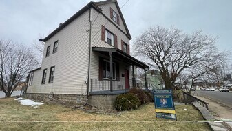 2311 Grandview Ave in McKeesport, PA - Building Photo