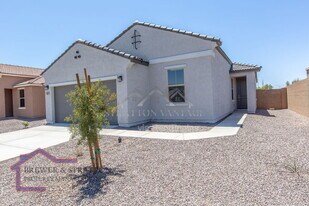 827 W Nova Pl in Casa Grande, AZ - Building Photo