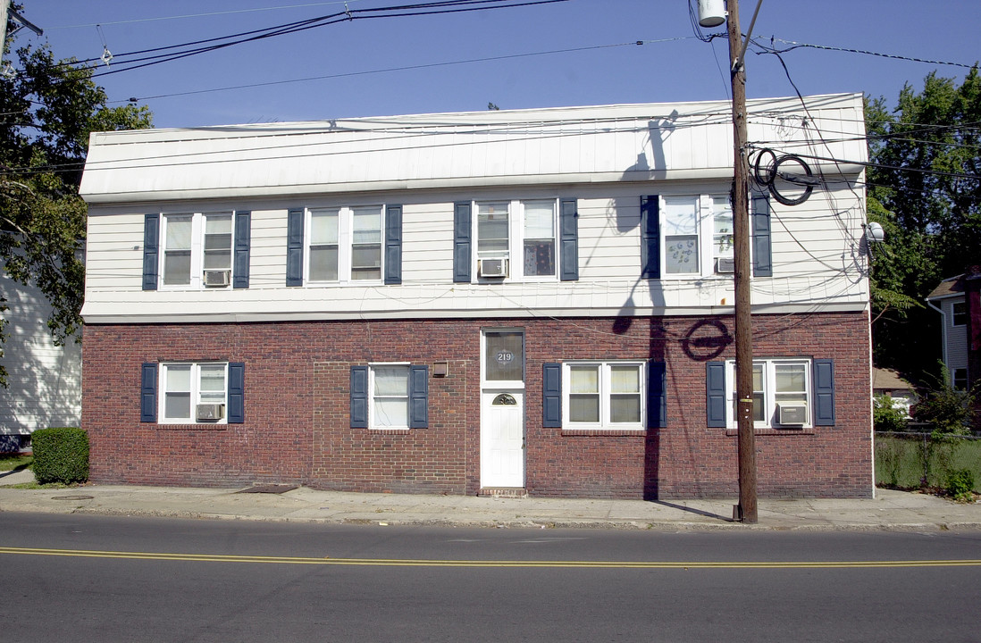 217-219 Hillside Ave in Hillside, NJ - Building Photo