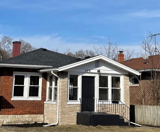 property at 226 W 41st Ave