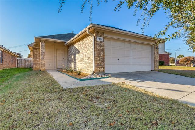 3016 Spotted Owl Dr in Fort Worth, TX - Building Photo