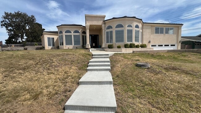 property at 830 N 6th St