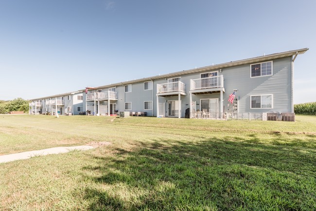 Park Place Apartments in Highland, IL - Building Photo - Building Photo