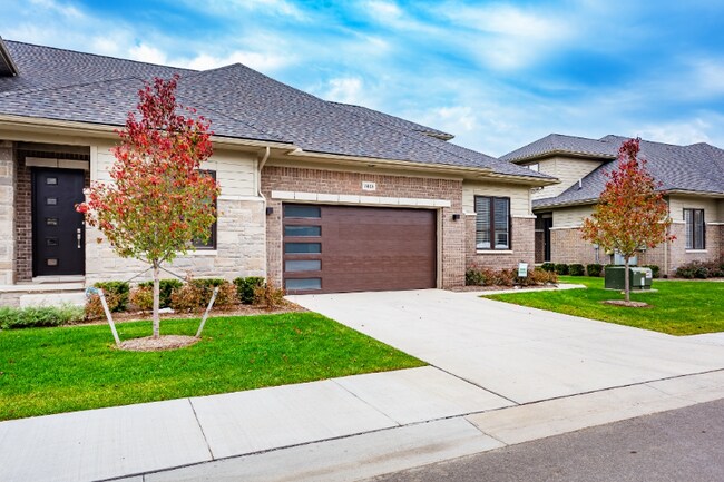 7488 Gramercy Cir in West Bloomfield Township, MI - Building Photo - Building Photo