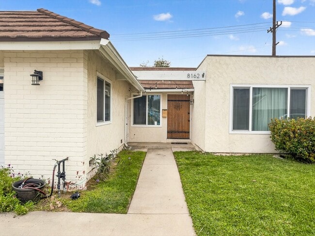 8162 Havasu Cir in Buena Park, CA - Building Photo - Building Photo
