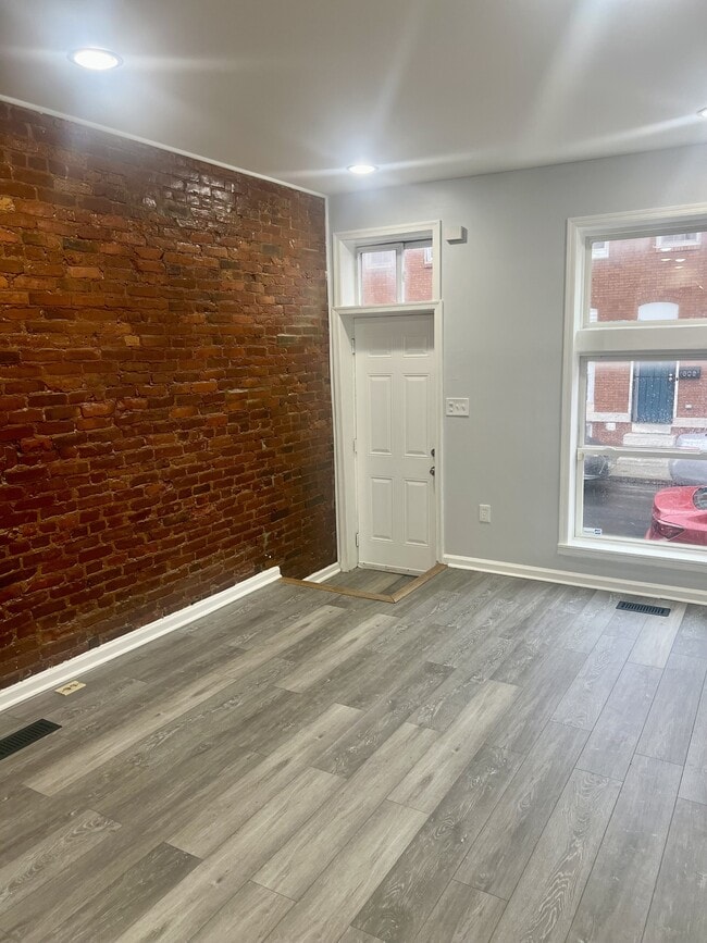 property at 808 N Streeper St