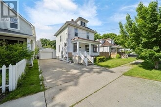 361 Devine St in Sarnia, ON - Building Photo - Building Photo