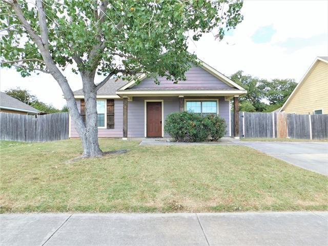 1721 Red Oak Ct in Denton, TX - Building Photo