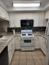 550 Orange Ave, Unit 125 in Long Beach, CA - Building Photo - Building Photo