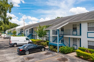 Bordeaux Village Condominiums in Tampa, FL - Building Photo - Building Photo